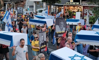 İsrailli protestocular: “Ben Gvir bir teröristtir”